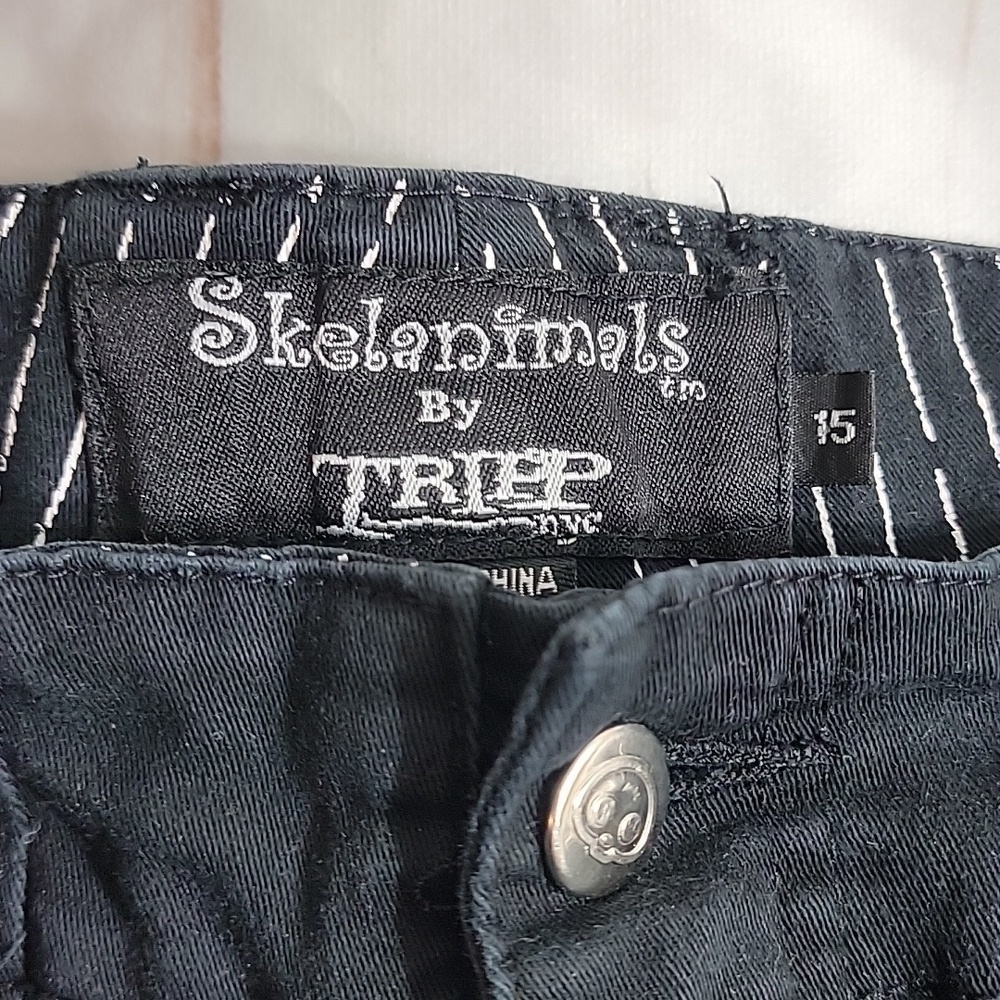 Skelanimals By Tripp NYC Mall Goth Black Knee Length Pants Shorts size 15 - Picture 2 of 13